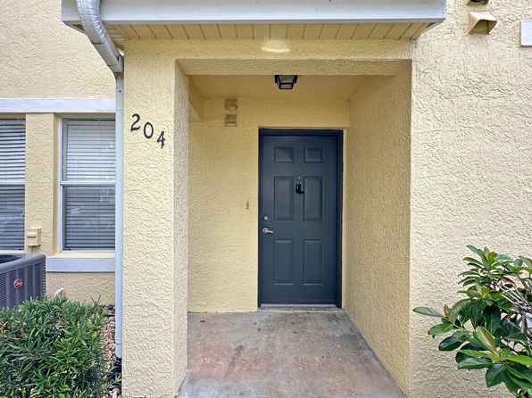 120 SW Peacock Blvd APT 204