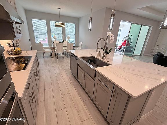 4th image of 1352 Arklow Cir