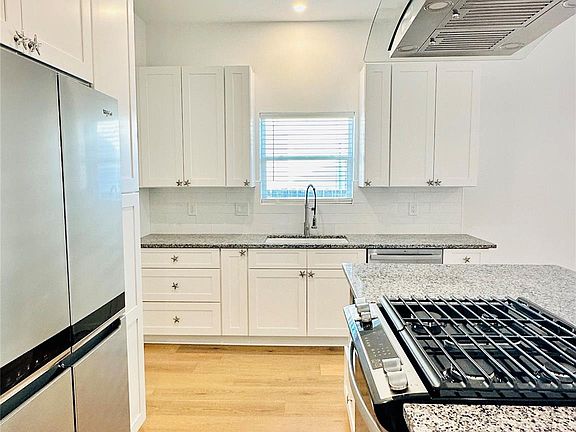 5th image of 4808 Avenue S #A