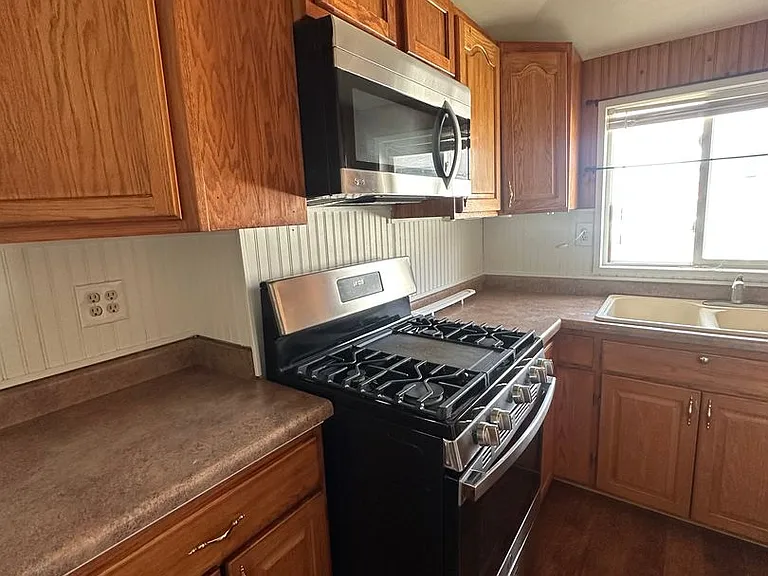646 South Coleman Street — Photo 13