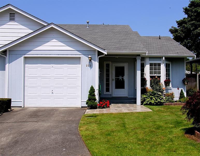 2nd image of 223 105th St E