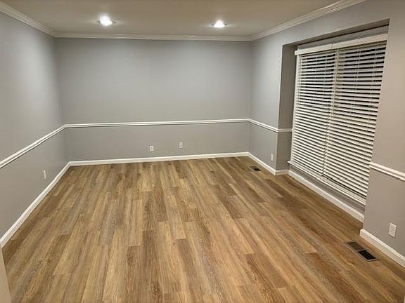5th image of 328 Portico Dr