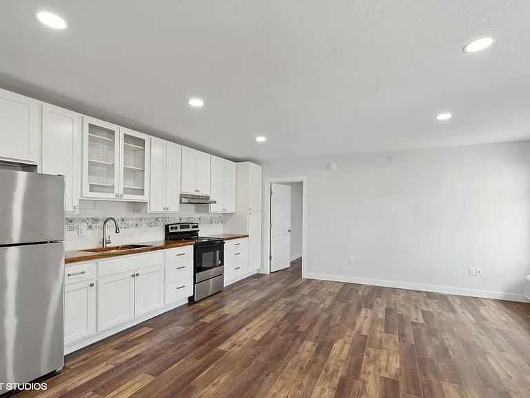 413 Jefferson St #10 — Photo 1