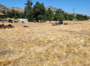 10 Live Oak Dr, Sanger, CA 93657