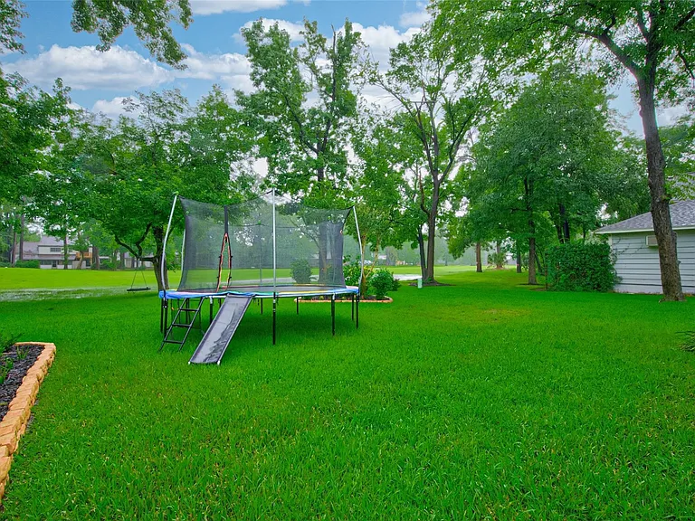 746 Stone Mountain Dr — Photo 46