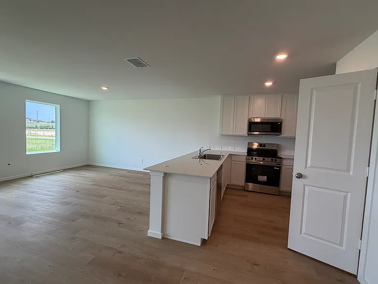 323 Nola Ln — Photo 11