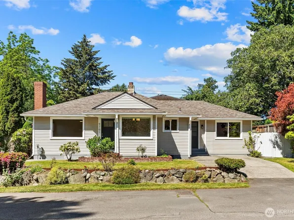 9701 Dayton Avenue N, Seattle, WA 98103