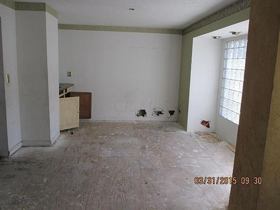 3rd image of 2744 Joyce Ave