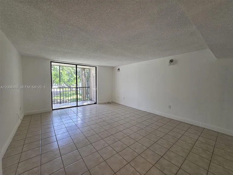 8400 SW 133rd Avenue Rd #208 — Photo 3