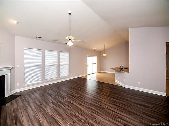 2nd image of 1322 Charidge Ln