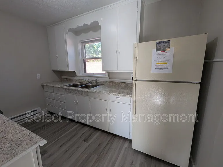 1235 Huestis Ave #B — Photo 9
