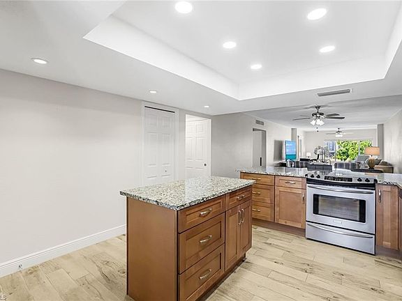3rd image of 2264 Winkler AVE #304