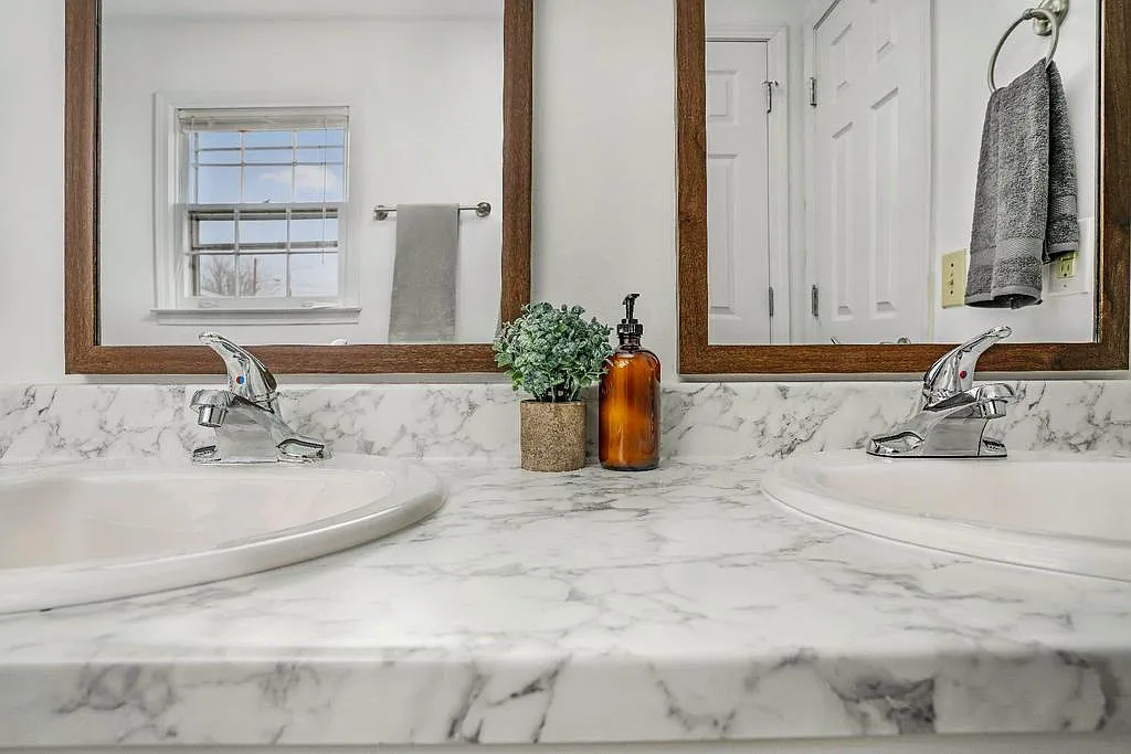 3 bed, $2,978 — Photo 4