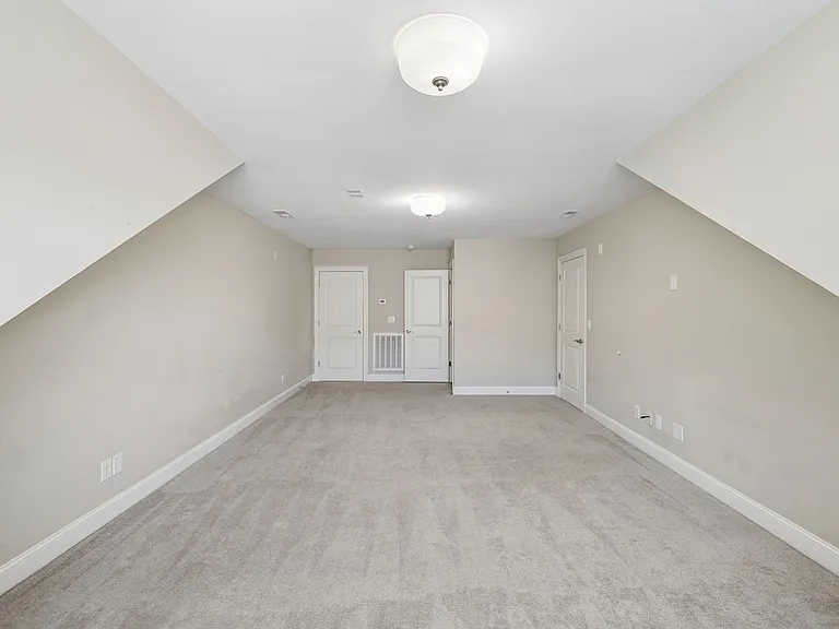 5425 Bungalow Cir — Photo 35