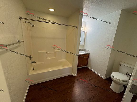 5th image of 713-719 S Gold St #715