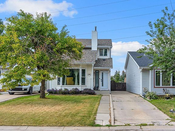 3rd image of 44 Strathclair Rise SW