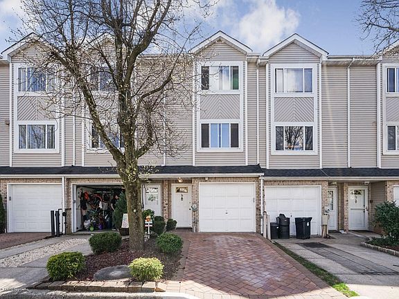 2nd image of 34 Mallard Ln