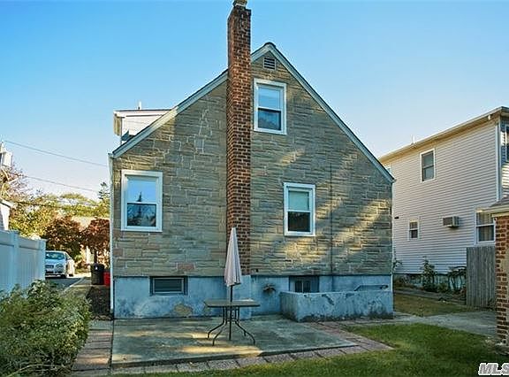 2nd image of 822 Bradley St