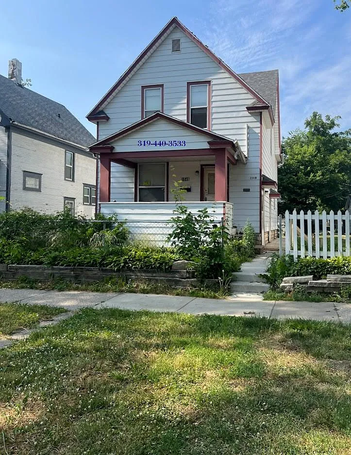 1548 Washington Ave SE — Photo 1
