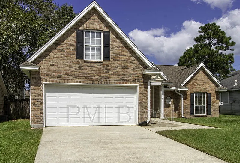3 bed, 2.0 bath, 1766 sqft, $1,800 — Photo 2