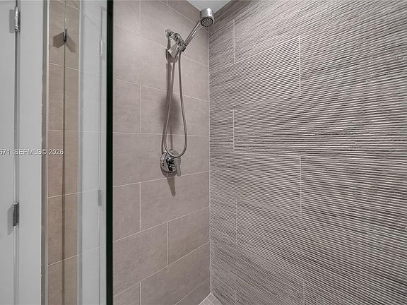 5th image of 320 NE 126th St #32