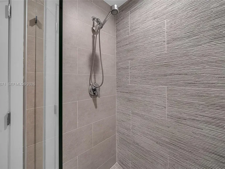 320 NE 126th St #32 — Photo 5