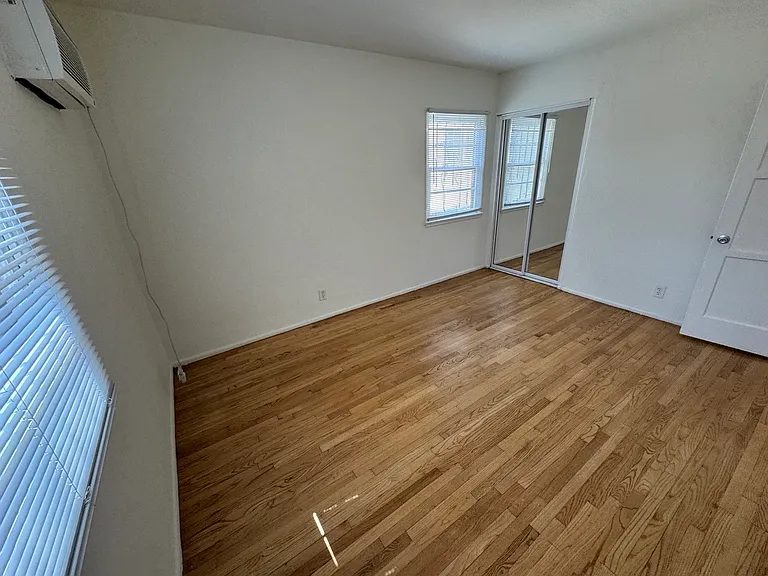 902 Alandele Ave #902 — Photo 40