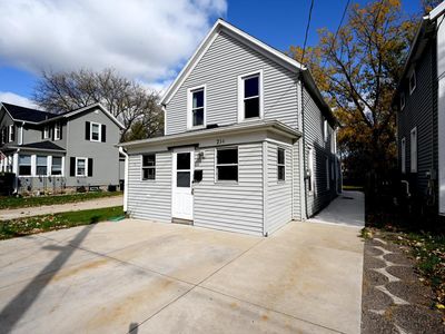 234 Summit AVENUE, Oconomowoc, WI, 53066