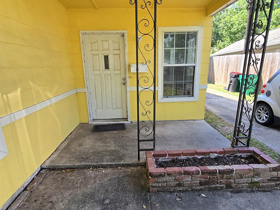 1st image of 207 W Francis Ave