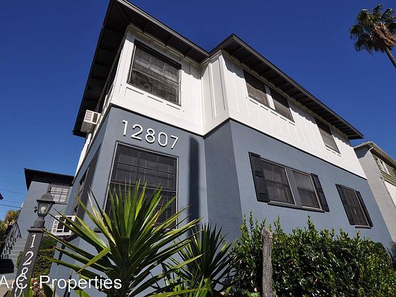 2nd image of 12807-13 Burbank Blvd #17483173