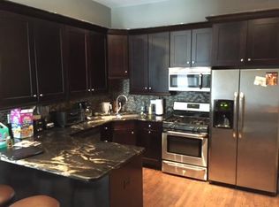 864 W Aldine Ave #1, Chicago, IL 60657