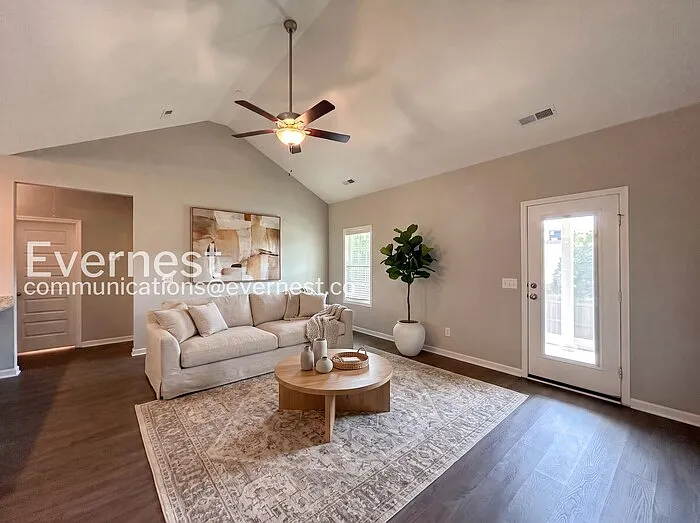 1206 Trestle Dr — Photo 3