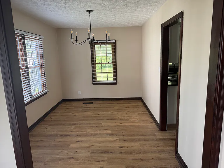 518 W Sun St — Photo 3