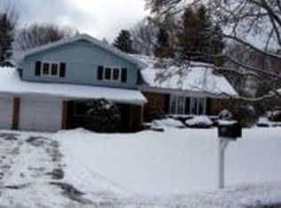 2280 Sweetbrier Rd, Niskayuna, NY 12309