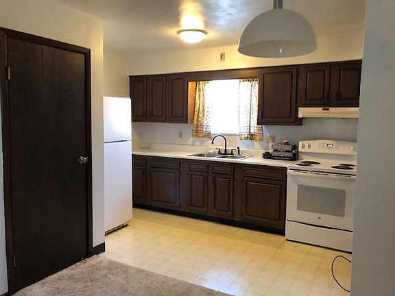 3rd image of 129 Irving Ave APT 6