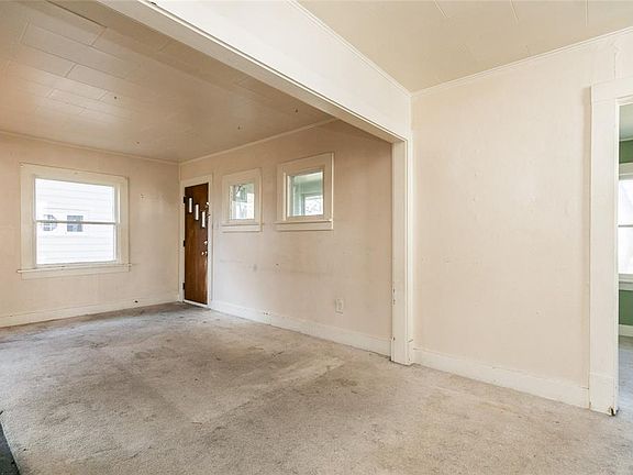 5th image of 358 21st St SE