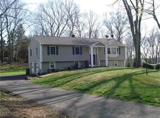 27 Buttonwood Dr, Trumbull, CT 06611