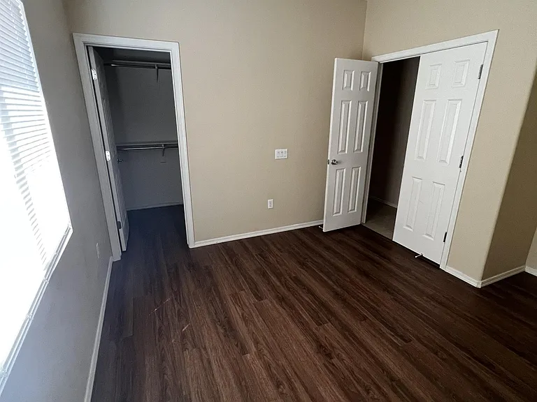 768 W Calle Valenciana — Photo 10