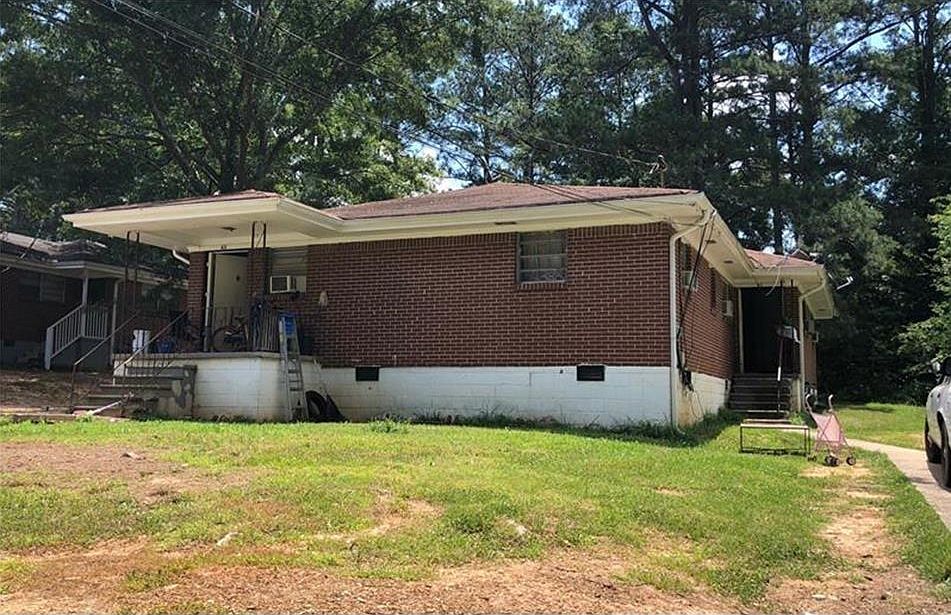 2nd image of 61 Pine St