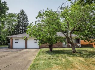 836 & 838 Hollywood Cir, Cuyahoga Falls, OH 44221