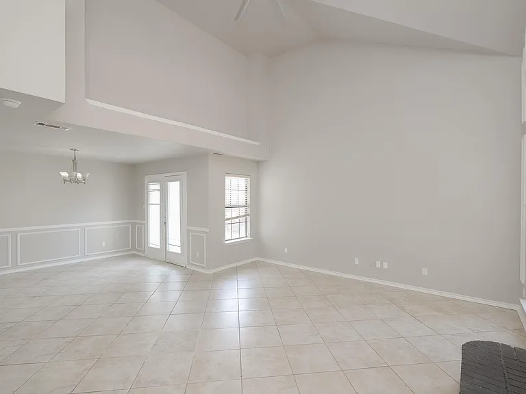 532 Lake Forest Dr — Photo 13