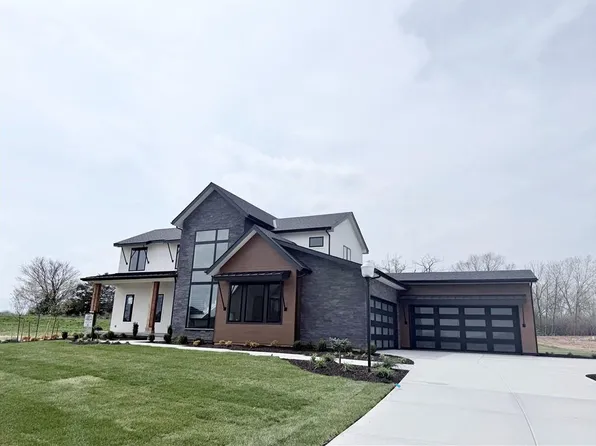 7470 NW Fawn Ave, Parkville, MO 64152