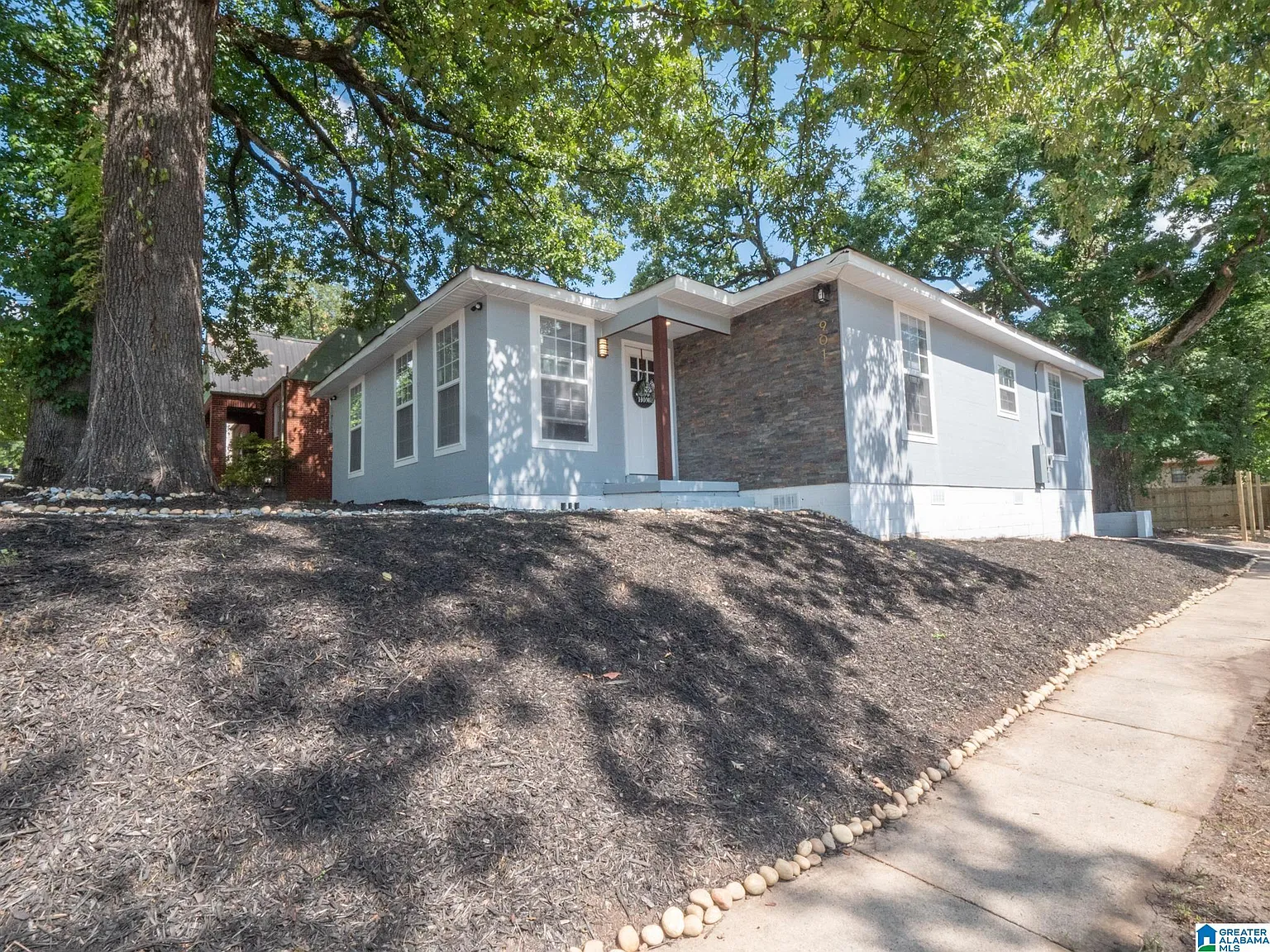 4 bed, 1187 sqft, $1,600 — Photo 2