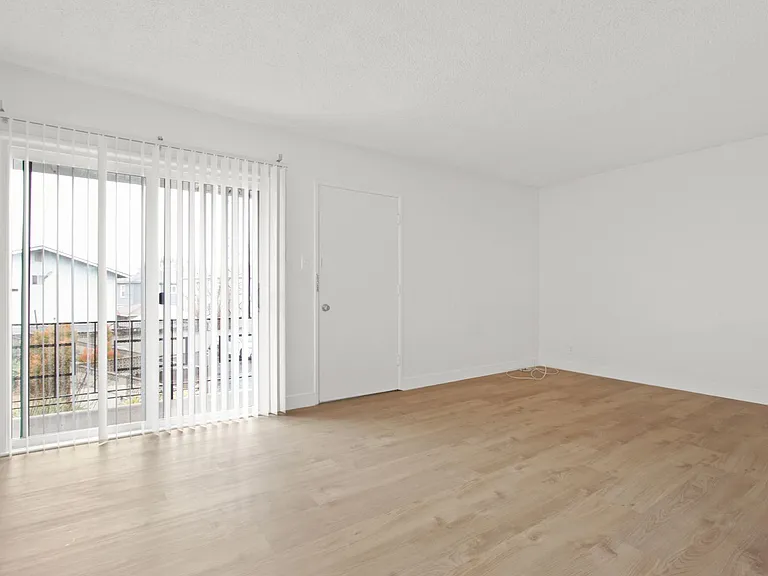 241 E Fremont Square — Photo 13
