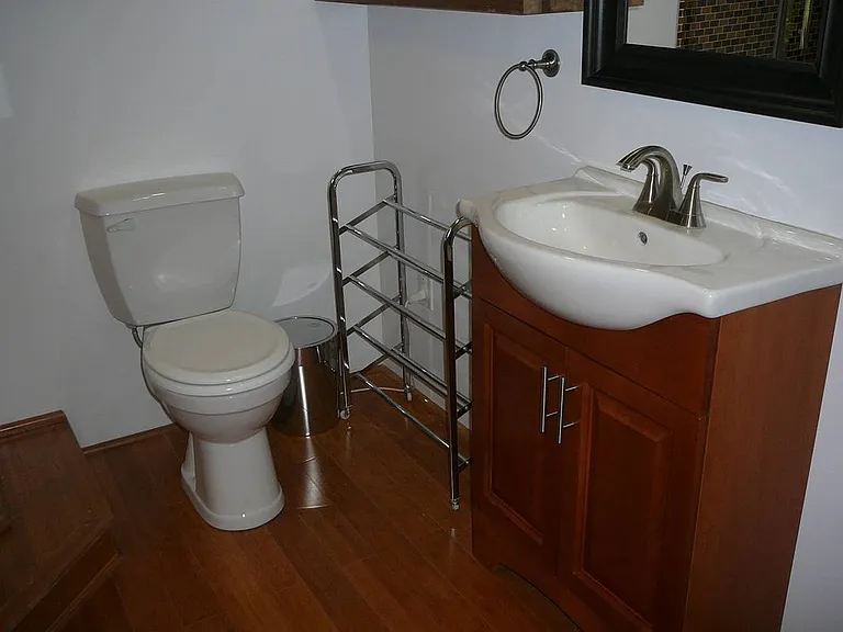 Crestview Ter — Photo 35