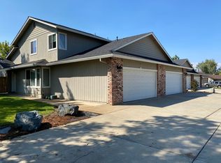 2070 Fancy Oaks Dr APT 1, Redding, CA 96003
