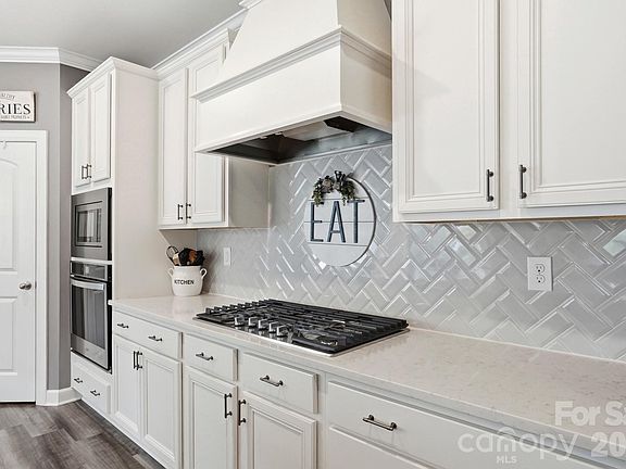 5th image of 2033 Poplar Ridge Dr