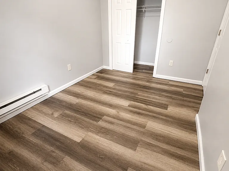 372 6th Ave W #3L — Photo 5