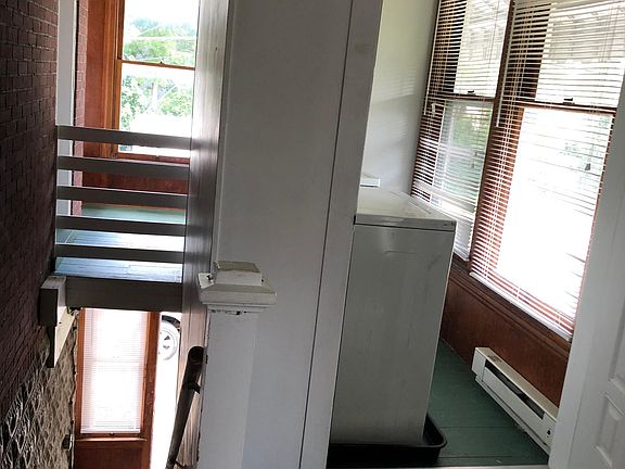 3rd image of 214 College Ave Floor 2