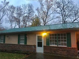 12 Conner Rd, Nitro, WV 25143